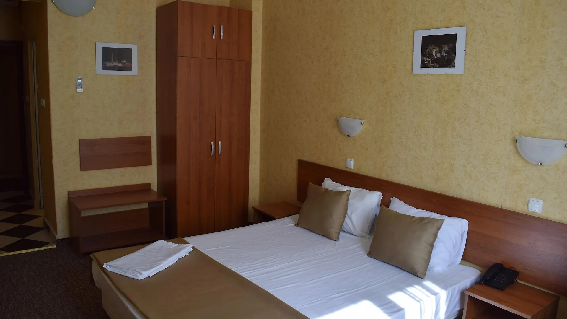 Slavyanska Beseda Hotel Sofia 3*,