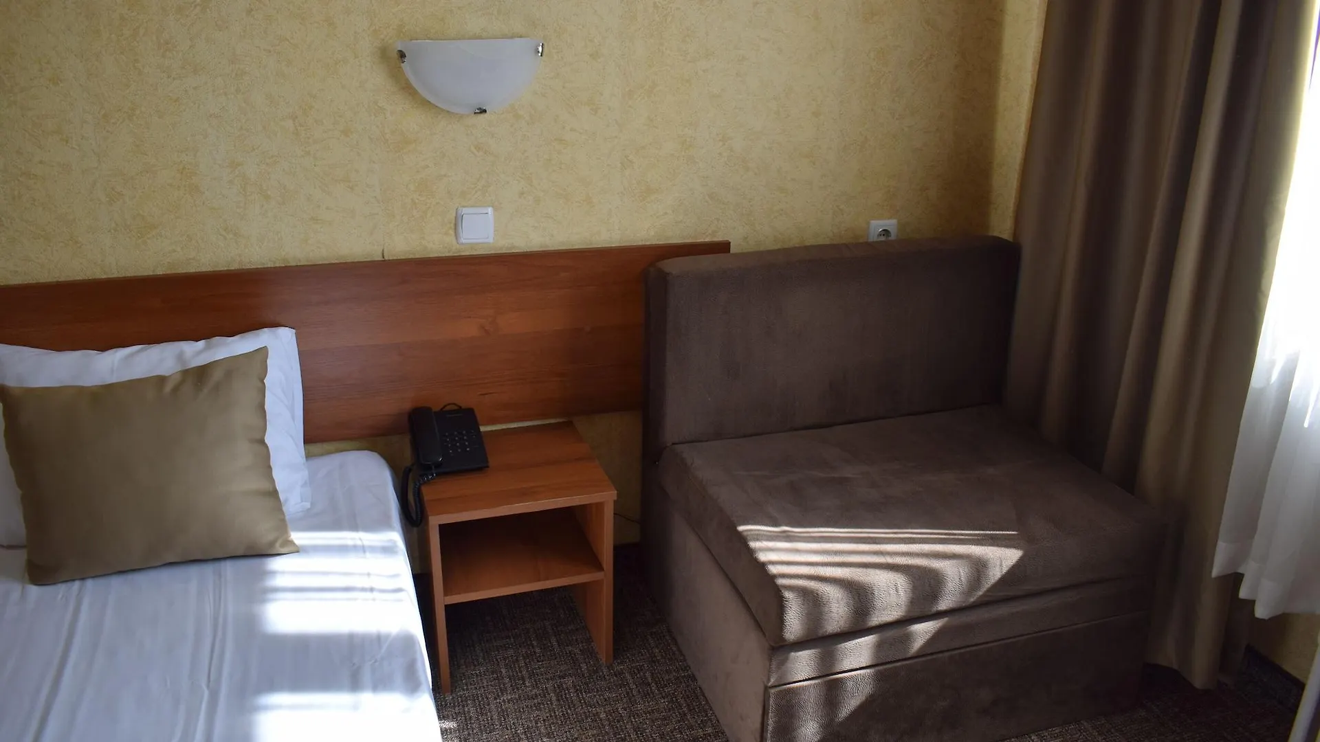 סופיה Slavyanska Beseda Hotel 3*,  בולגריה