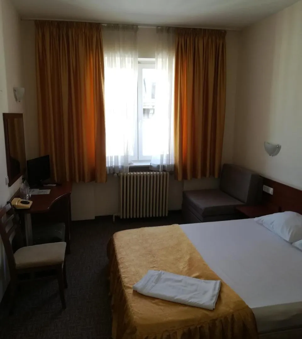 סופיה Slavyanska Beseda Hotel 3*,  בולגריה